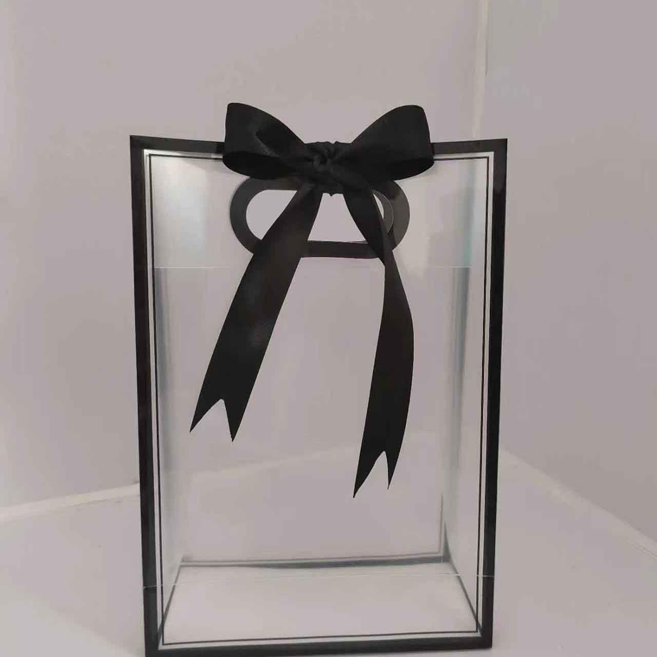 

8 шт. Прозрачные подарочные пакеты с вырубными ручками, многоразовые ПВХ-пластиковые пакеты с черной лентой для свадеб, дней рождения, выпускных, подарков, самозавязывающаяся лента 8pcs 15*24*8cm чёрный