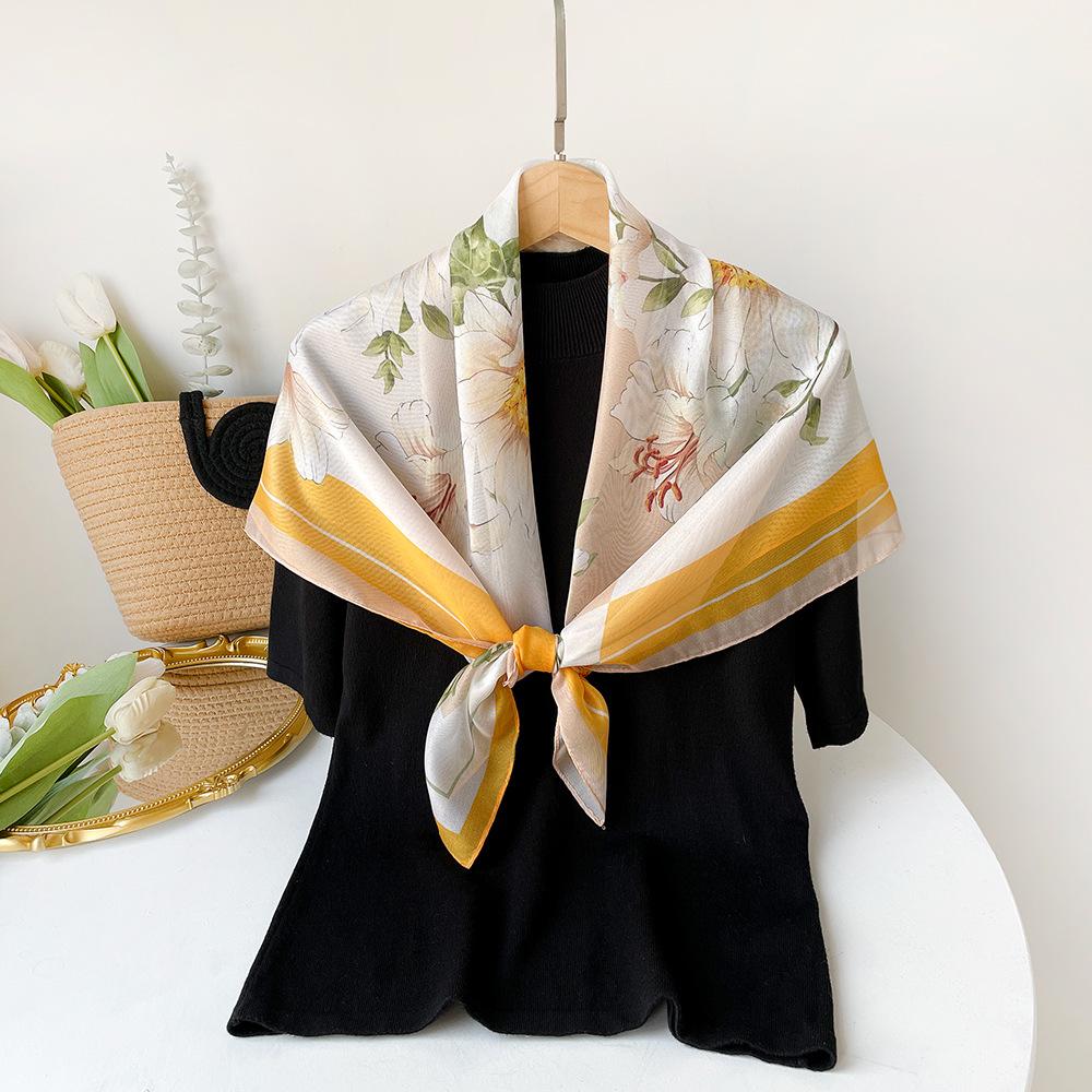 Frühlings- und Sommerseidenschals Neuer Retro-Modischer Imitationsseiden-Quadratischer Schal Vielseitiger Bedruckter Schal Dekorativer Leichter Luxus-Design-Schal