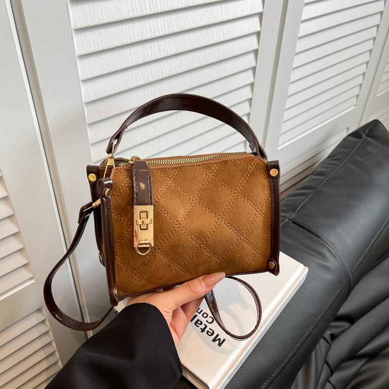 This year's popular small bag women's 2025 autumn new fashionable simple retro broadband shoulder messenger bag pillow bag