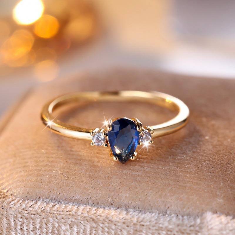 Wish Gold Drop-shaped Blue and White Diamond Ring Simple and Compact Temperament