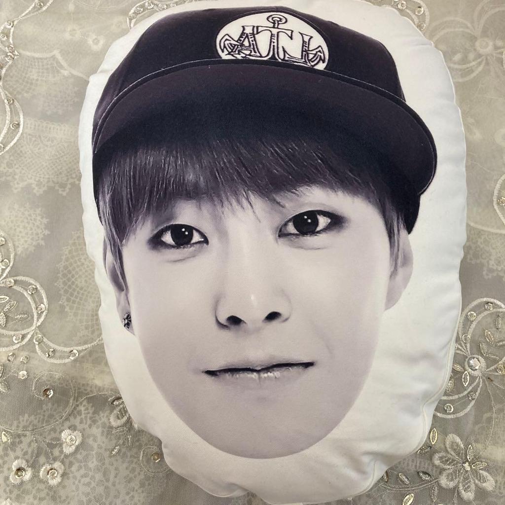 [USED] EXO PHOTO CUSHION Xiumin (Official). No bag included.