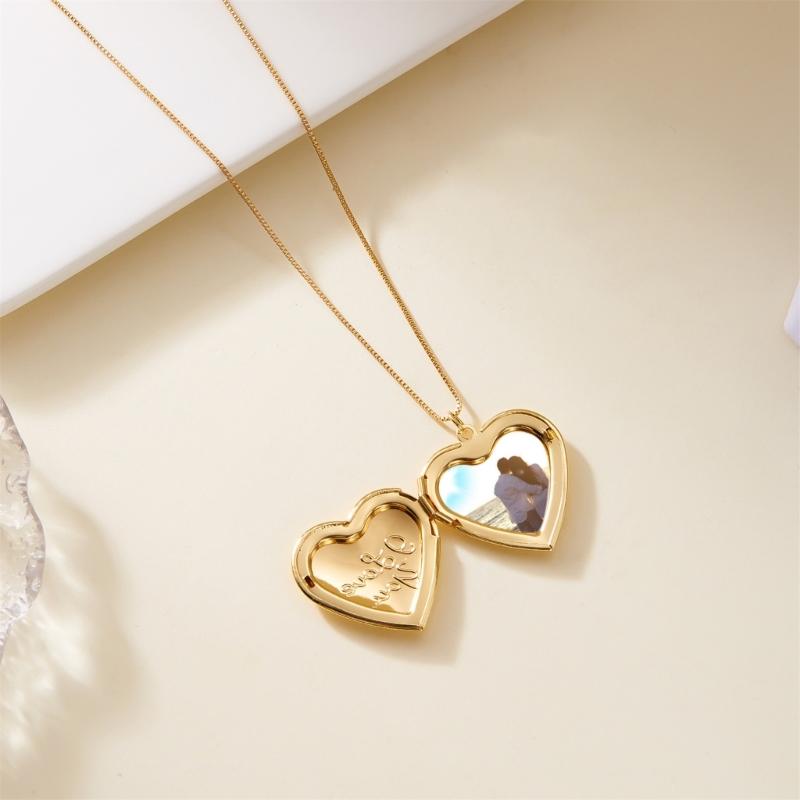 Vintage Heart Locket Necklace With Engraved Floral Designs Adjustable Chain Photo Pendant Jewelry Accessory for Women