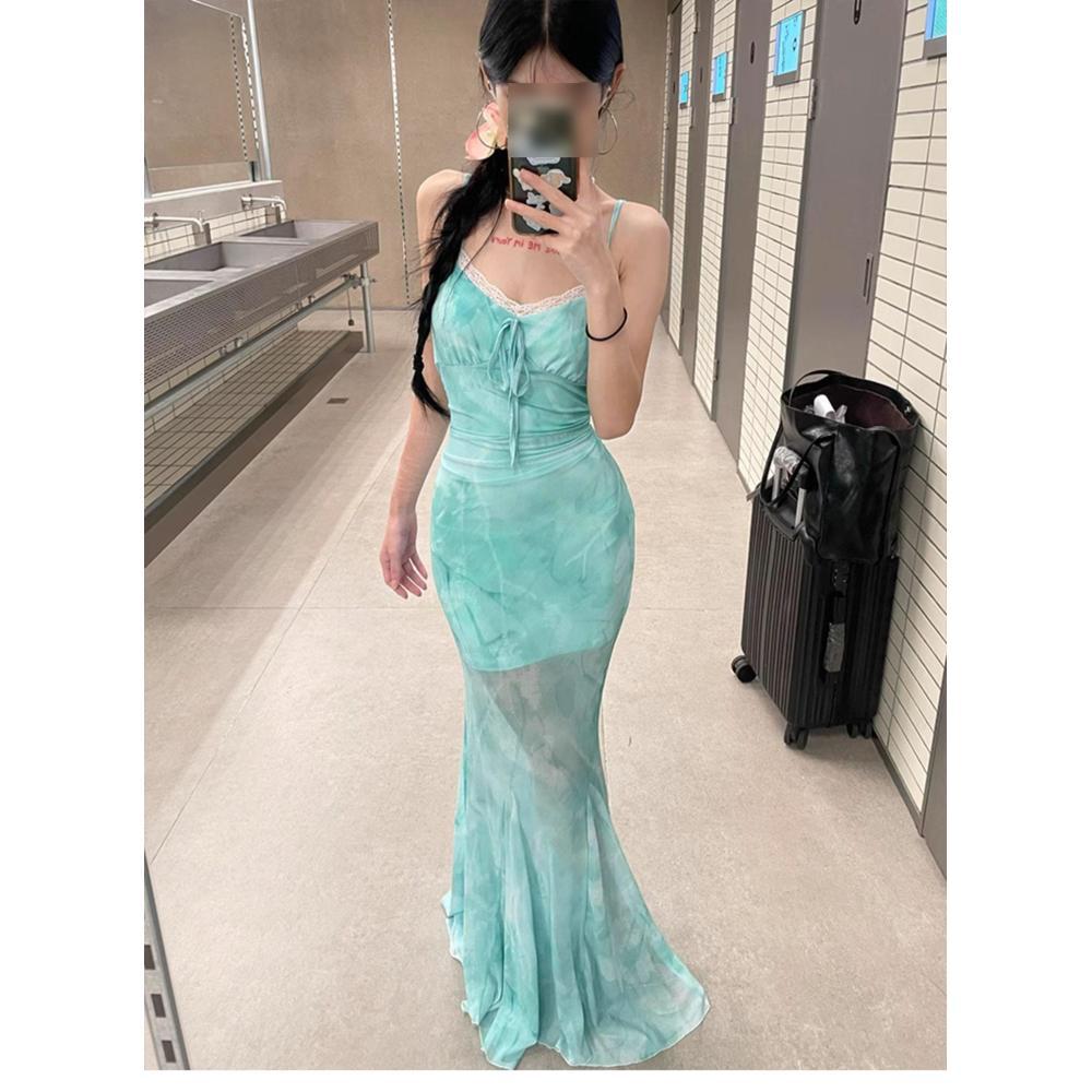 Casual floral suspender dress is beautiful, unique and beautiful, waist slim, hip wrap, fishtail skirt summer