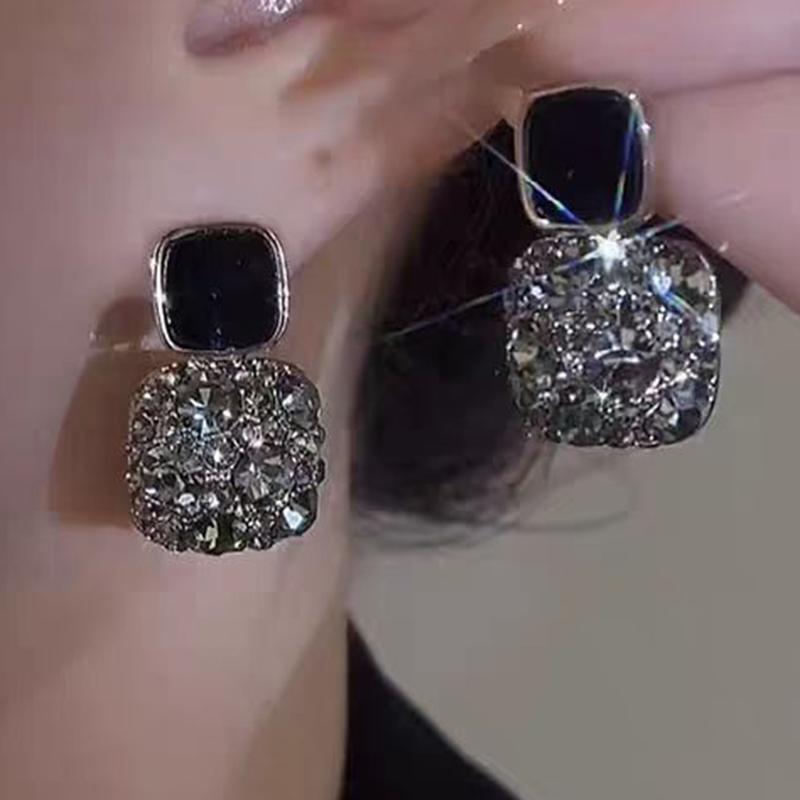 4PCS Exquisite Black Square Earrings with Full Diamonds Light Luxury Simple Versatile Design High End Temperament Earrings