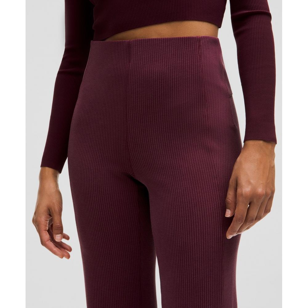 Lululemon Calça Flare Ribbed Softstreme Regular Garnet