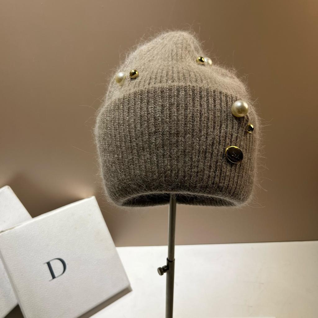 Designer-Perlenbrosche, Strickmütze für Damen, Luxus-Wollmütze mit Metalllogo, Mütze aus echtem Kaninchenfell, warme Damen-Wandermütze