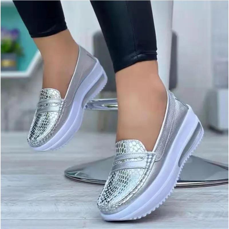 Übergröße 43 Lässige flache Schuhe Damen Slipper Plateau Leichte Sneaker Slip-On Vulkanisierte Schuhe Low Top Keil Damenschuhe