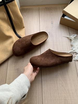 Hausschuhe Damen Draußen Frühling Neu Retro Lässige Hausschuhe mit Dickem Boden Erhöhte Innenhöhe Baotou Hausschuhe Sandalen