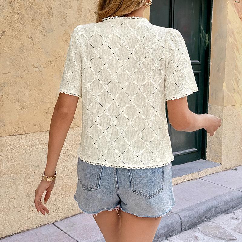 Chemise Casual Jacquard Uni à Col en V Nouveau Style Printemps/Été avec Accents Floraux Doux et Col Patché pour Femme