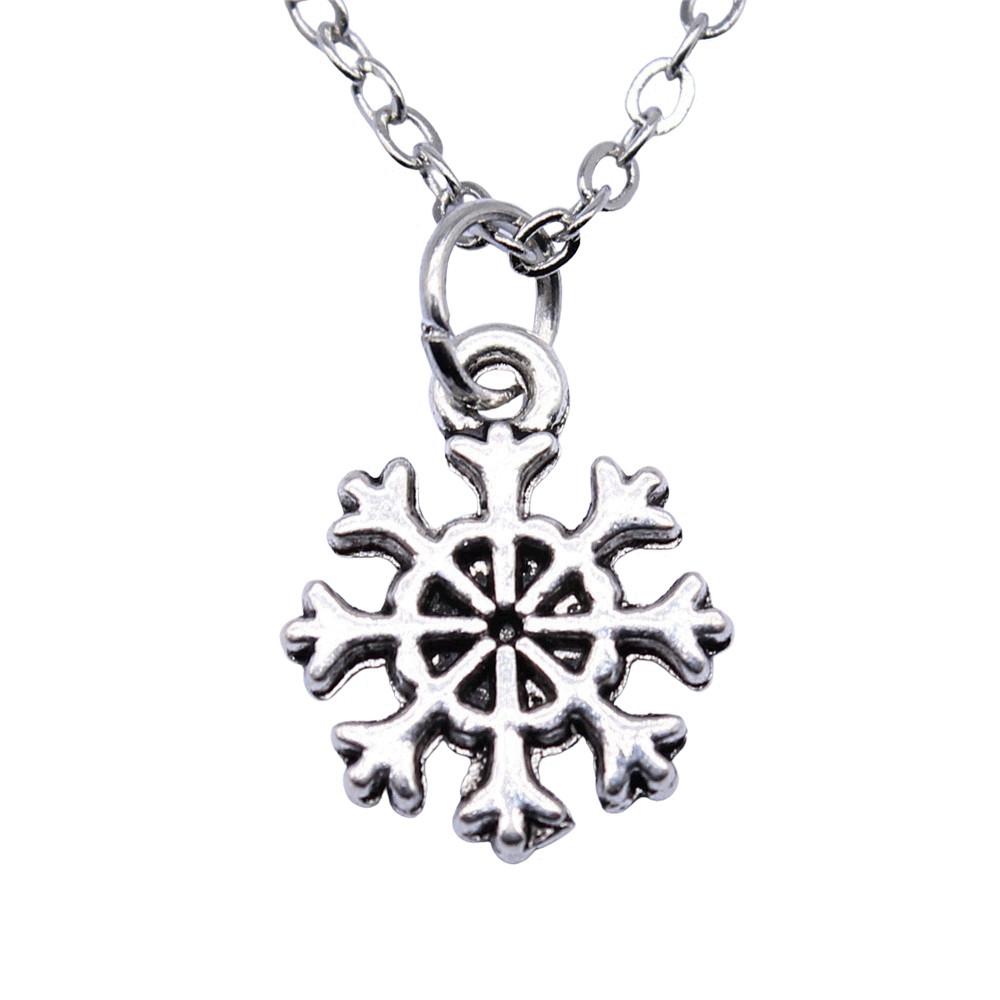Hollow Star Moon Pendant Necklace Minimalist Geometric Jewelry 40cm Short Chain