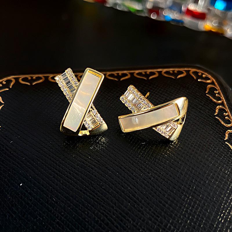 Elegant French Style Mother-of-Pearl Zircon Earrings - High-End Fashion