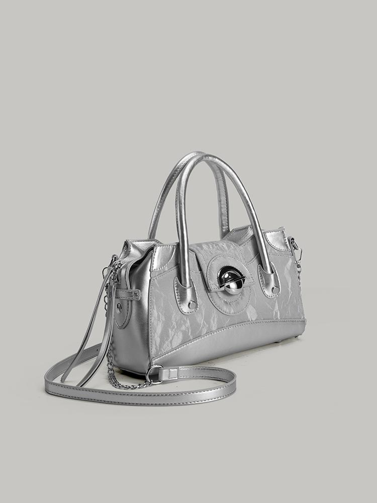 

Spring and summer bags 2025 new millennial hot girl handbags niche light luxury motorcycle bags high-end one-shoulder crossbody bags серебряный