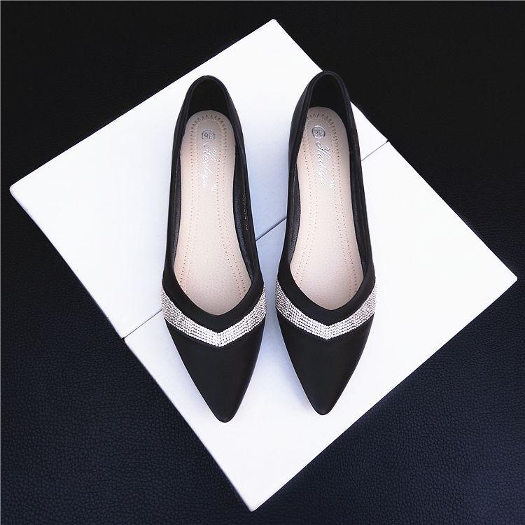 

2024 spring and autumn new flat shoes women s soft sole versatile pointed head shallow mouth single shoes French temperament four seasons ladyshoes 35 чёрный