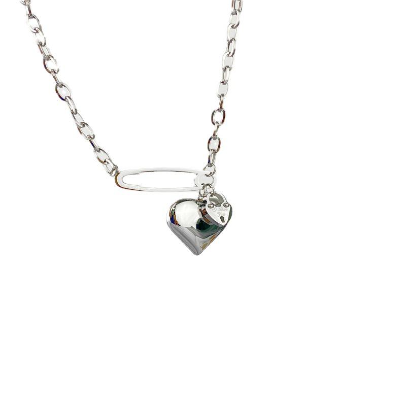 Retro Harajuku-Style Heart Necklace - European & American Influenced Women's Disco Chic Design