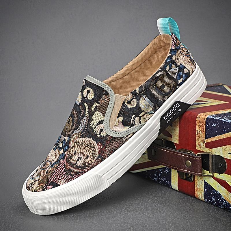 Men's Canvas Shoes Fashion Bear Printing Breathable Board Shoes Korean Version Soft Sole Lightweight Slip on Flat Casual Shoes
