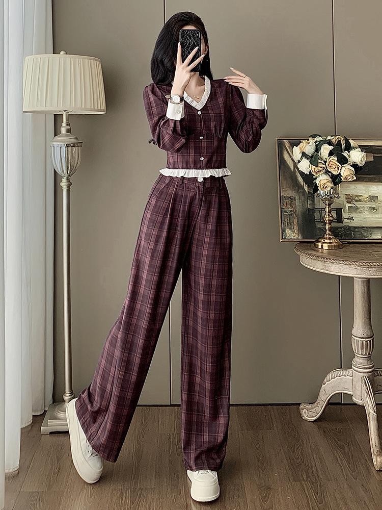 Autumn 2025 Women's Retro Plaid V-Neck Top with Wide-Leg Pants Suit
