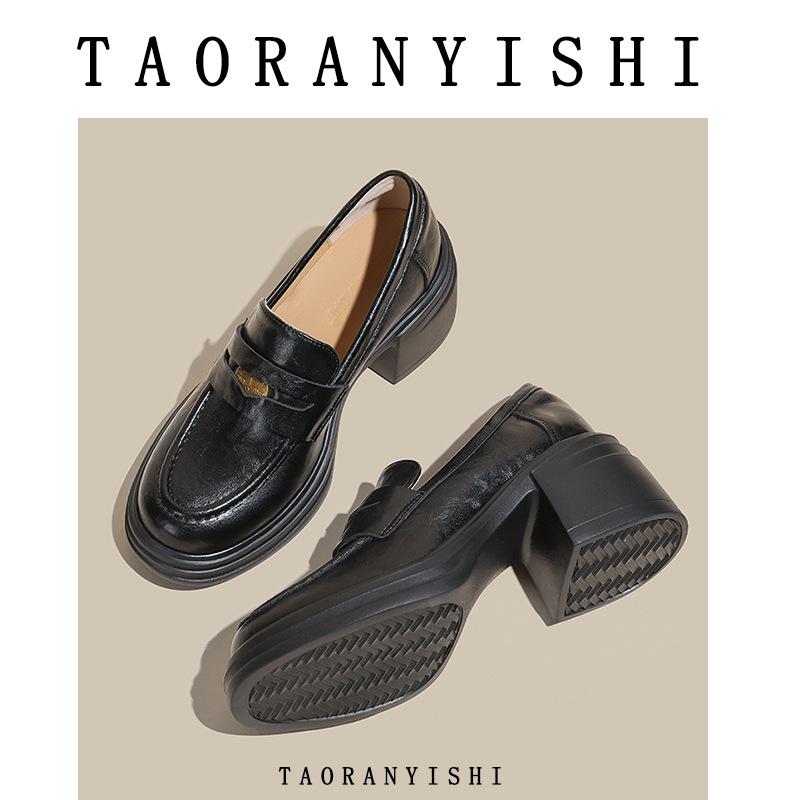 

Черные мягкие кожаные ретро женские туфли на высоком каблуке с золотыми монетами, ленивая платформа-маффин, британские маленькие кожаные туфли, одинарные туфли 34 чёрный