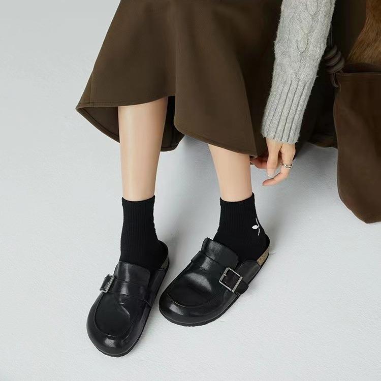 Fashion 2024 Women's Closed Toe Slippers PU Leather Clogs Sandals For Women Retro Fashion Garden Clog Slides Hot Popular Mule Clogs Shoe