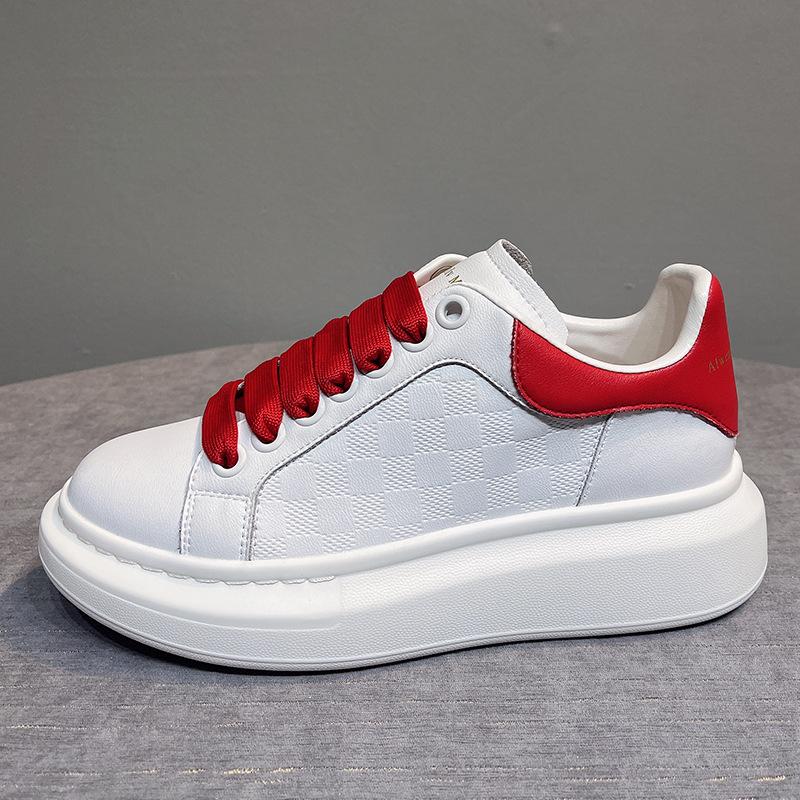 Scarpe da donna in pelle estive nuove traspiranti versatili platform scarpe a rete scarpe sportive da studente suola platform aumentano l'altezza