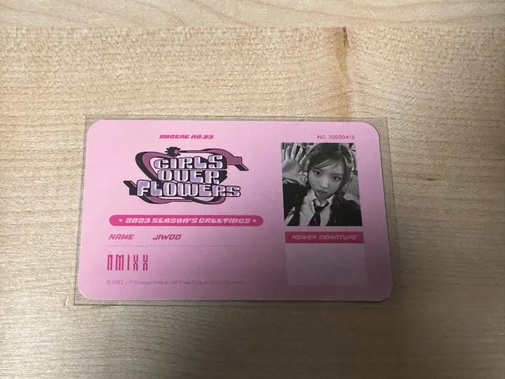 NMIXX Jiwoo 2023 SEASON'S GREETINGS Photocard Used