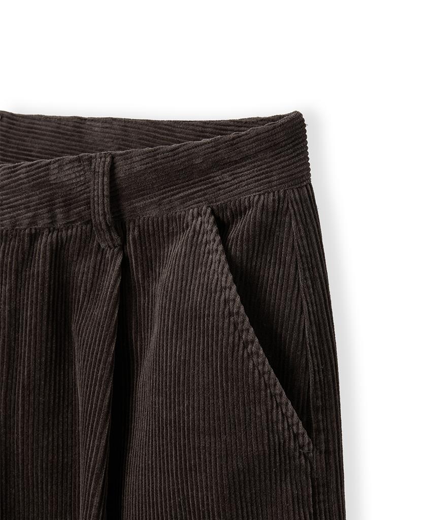 HOOVES Corduroy Single-Pleat Cargo Pants [Deep Brown]