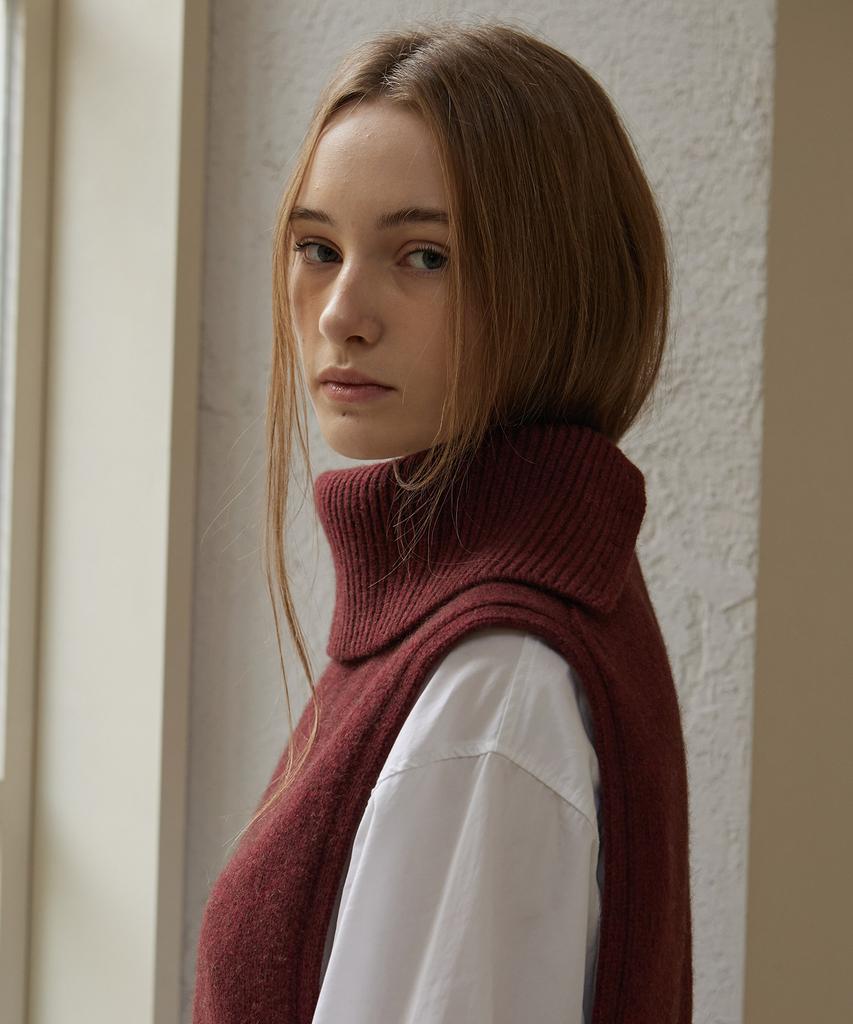 Shine On You Yak Turtleneck Ribbon Tie Vest_Burgundy