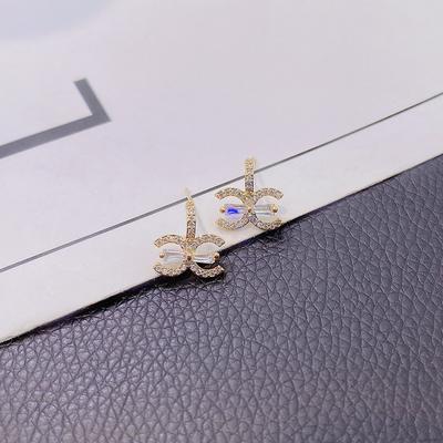 Pendientes de diamantes con microincrustaciones, pendientes de aguja de plata, modernos, sencillos y compactos, nuevos pendientes.