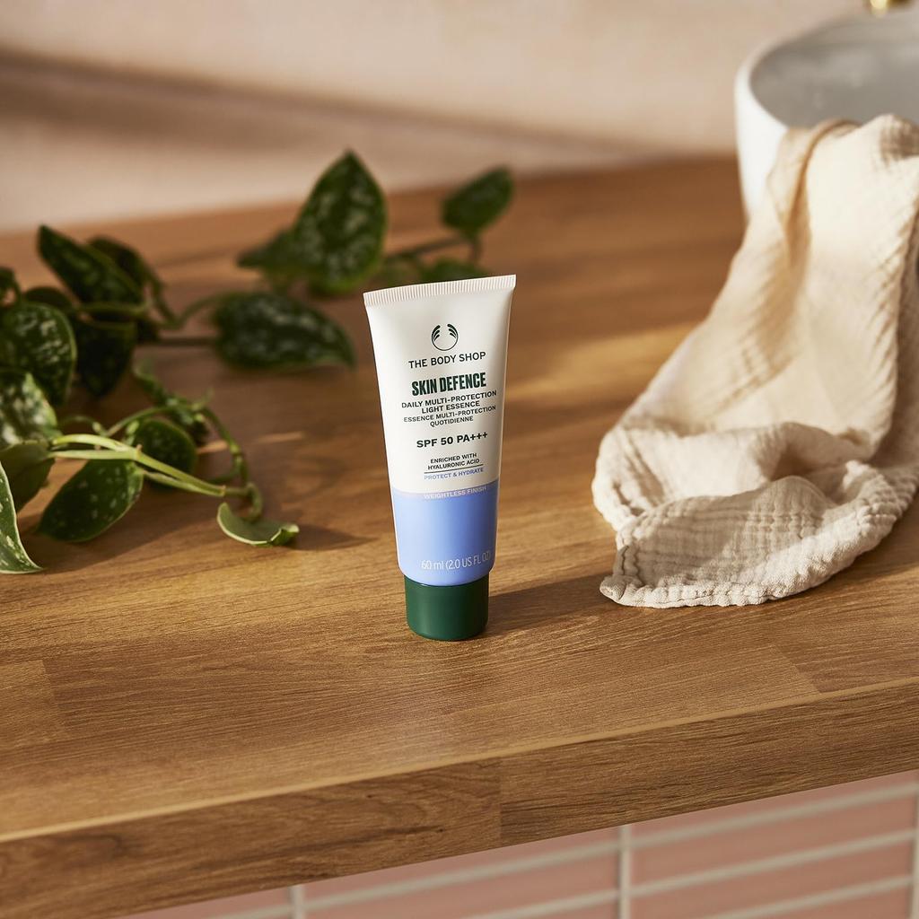 The Body Shop Skin Defense Daily Light Essence SPF50 60mL [Official] Multi-Protect PA+++ [Genuine]