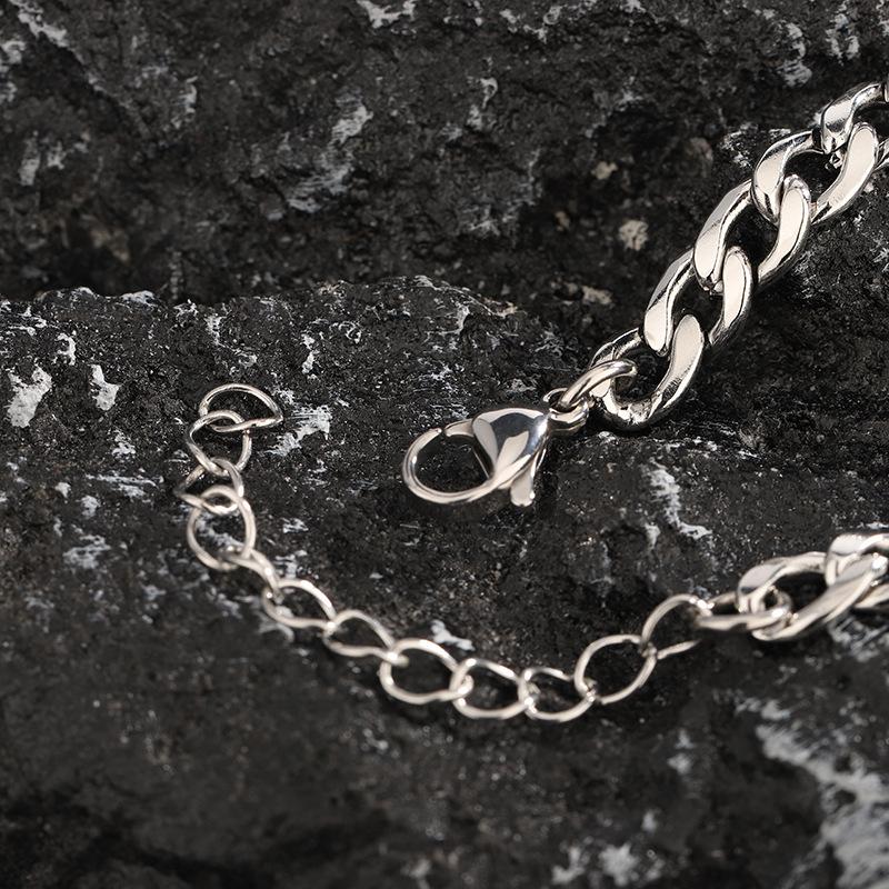 Titanium Steel NK Men's Bracelet That Doesn't Fade, Has a High-end Feel, Is Niche and Simple, Cuban Side Chain, Classic Versatile Accessory for Women