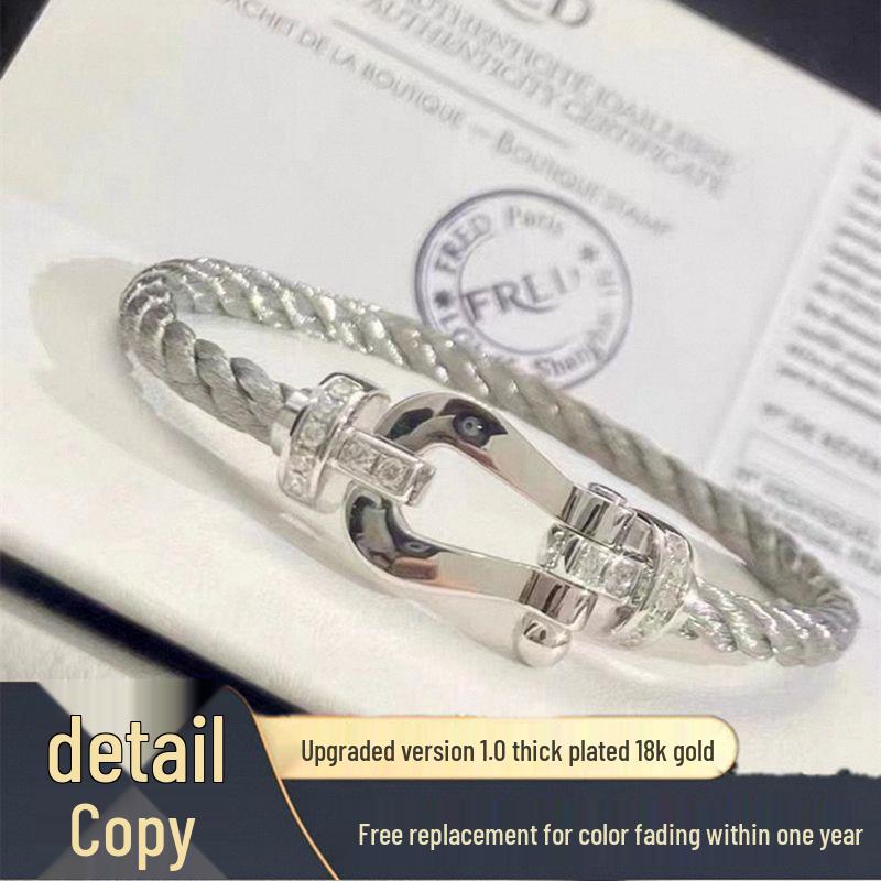 Fred Horseshoe Diamond-Set 18k Gold & Stainless Steel Bracelet - Luxurious Couple's Style for Men and Women, Large Size.