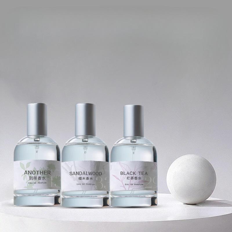 Wooden Fragrance Men's Perfume - A Great Gift Item with Long-lasting and Subtle Scent