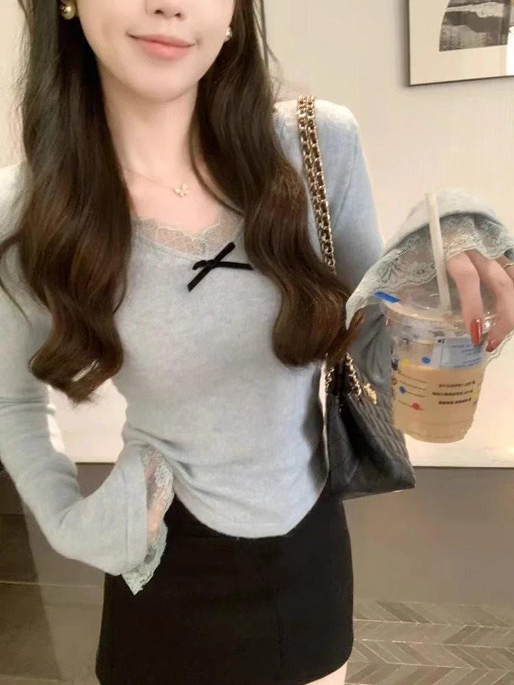 Women's French-Inspired Lace Trim V-Neck Knitted Sweater - Slim Fit, Pure & Sexy Style for Autumn/Winter