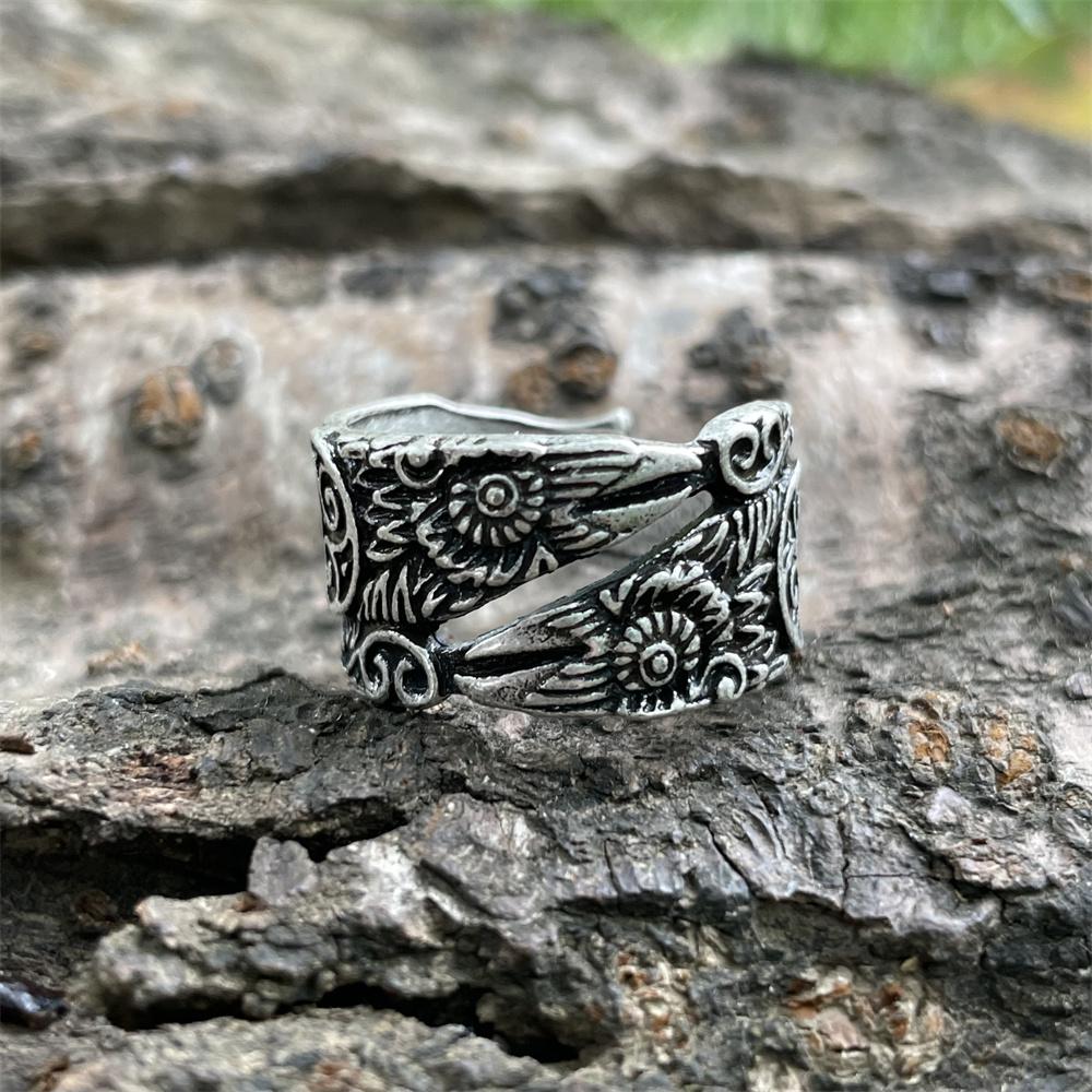 

Viking Odins Raven Triskele Symbol Wicca Rings For Women Men Antique Amulet Tribal Jewelry Ravenclaw resizable