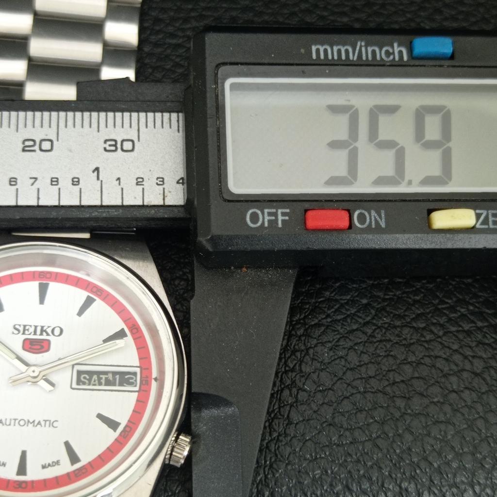 GENUINE VINTAGE SEIKO 5 AUTOMATIC JAPAN MENS WHITE COLOR DIAL WATCH a709176-1