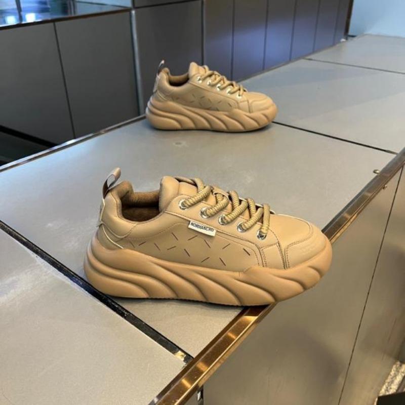 

Новые модные повседневные спортивные туфли на мягкой подошве с кожаным верхом для мужчин 44