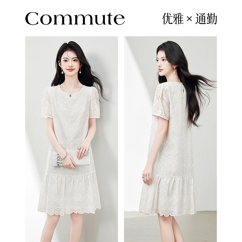 French lace dress with a loose and meaty A-line skirt