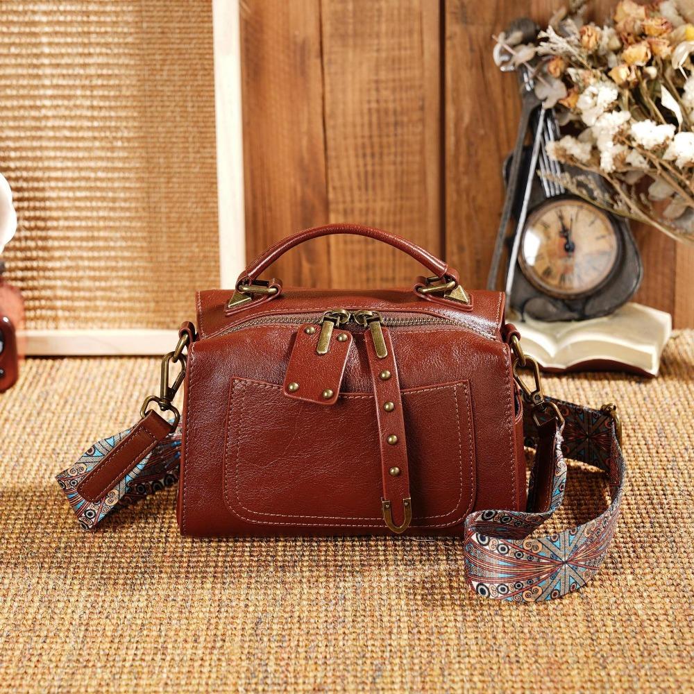 Trendy Fashion Versatile Commuter Messenger Bag Leather Niche Portable Pillow Bag