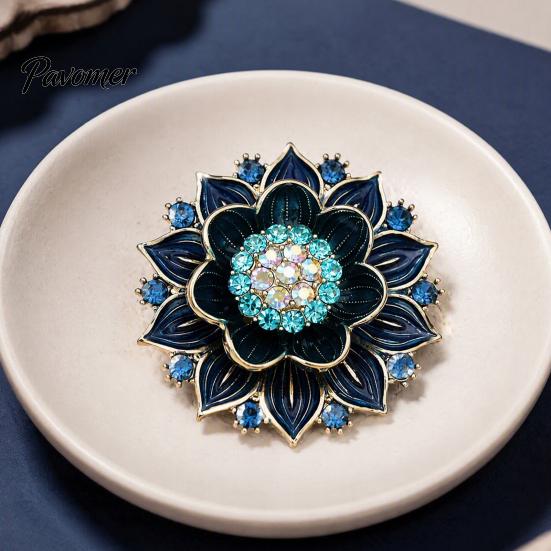 Rhinestone Lapel Pin Retro Flower Brooch Pin, Floral with Decorative Shirt Rhinestone, Metal Clothing Jewelry Accessory for Women Girls Elegant