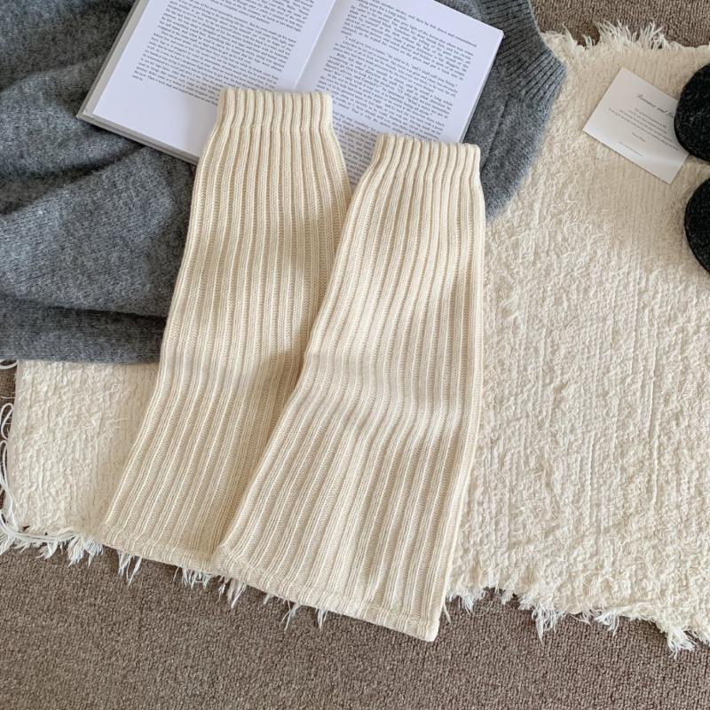Winter and Autumn Thick Yarn Knitted Thick and Warm Leg Coverings That Make Legs Look Slimmer, Pure White Leg Coverings