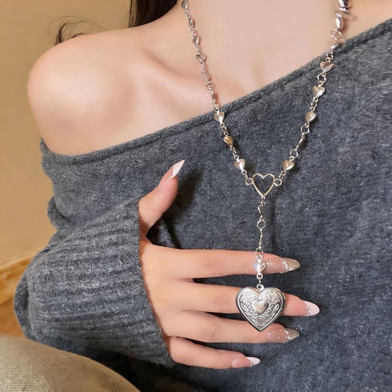 Y2K Retro Carved Necklace Pendant Women Y-Shaped Heart Openable Tassel Necklace Niche Design for Party Daily Wear Jewelry Gifts