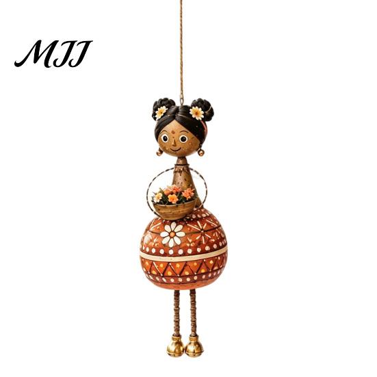Decorazione Artistica da Interno ed Esterno Mano?Ornamento Appeso Bambola Etnica Dipinta, Ciondolo Stile Popolare con Campanella e Cesto, Statuetta Rustica Fantasiosa per la Casa Boho