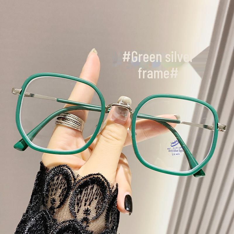 New Anti-Blue Light Large Frame Glasses - No Makeup Slimming Style, Trendy Myopia Glasses for Live Broadcasts and Social Media Influencers.