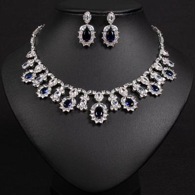 Dames Lichte Luxe Niche Ontwerp Bloemig Zirkonia Ketting Oorbellen Set Modieus En Veelzijdig Hanger Set Dagelijkse Accessoires