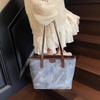 Textured casual commuter bag women's new fashion popular shoulder bag large capacity tote bag