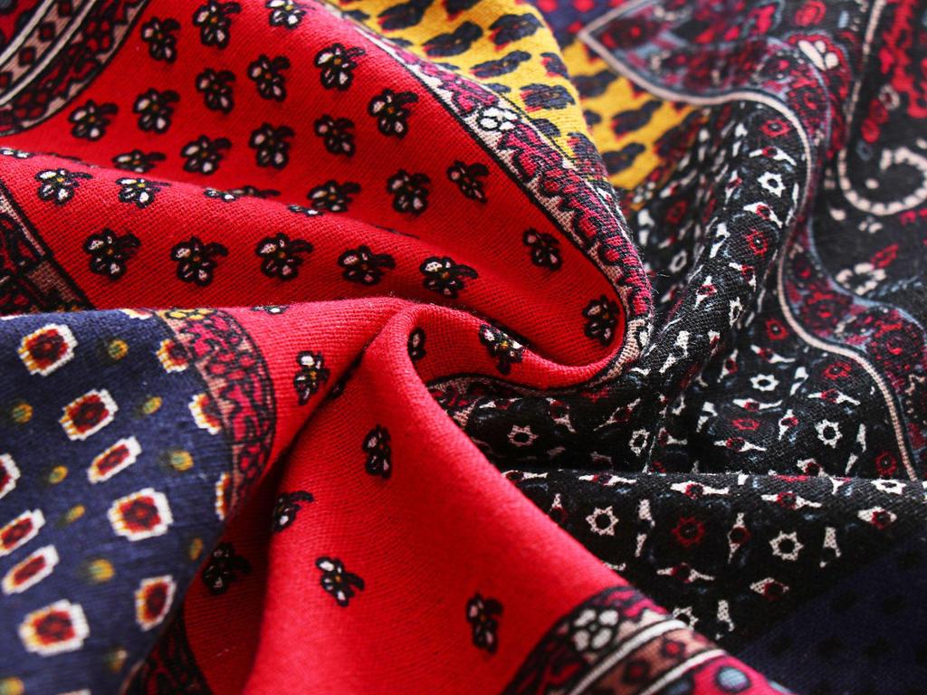 Płaszcz bawełniany z kapturem w stylu etnicznym Jesień/Zima 2023 - Moda europejska i amerykańska, luźny krój, mieszanka bawełny i lnu z aksamitną podszewką dla kobiet