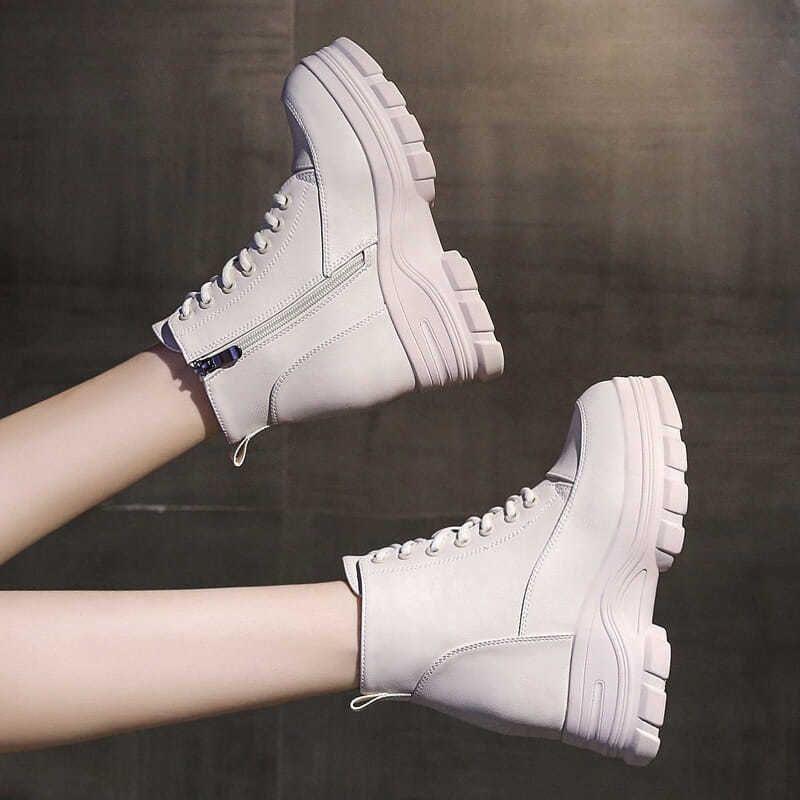 

Толстая подошва, увеличивающая высоту новых осенних и зимних ботинок 40