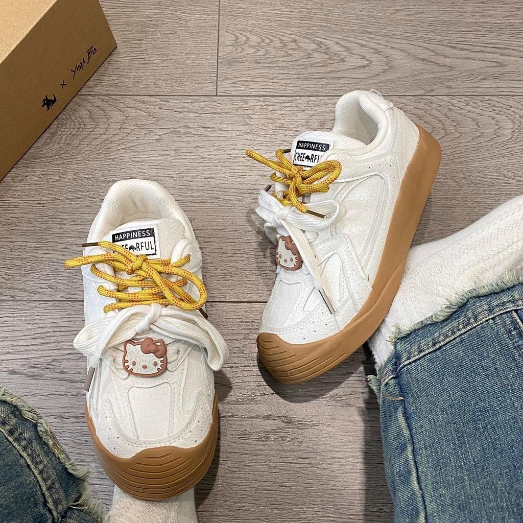 Niche Hong Kong style casual shoes 2025 new models show feet small round head design German training shoes versatile ins * trendy sports shoes