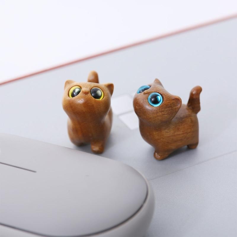 Handcrafts Wooden Cats Figurine with Unique Eyes Carved Kitten Miniature Ornament for Home Decors and Art Collectors