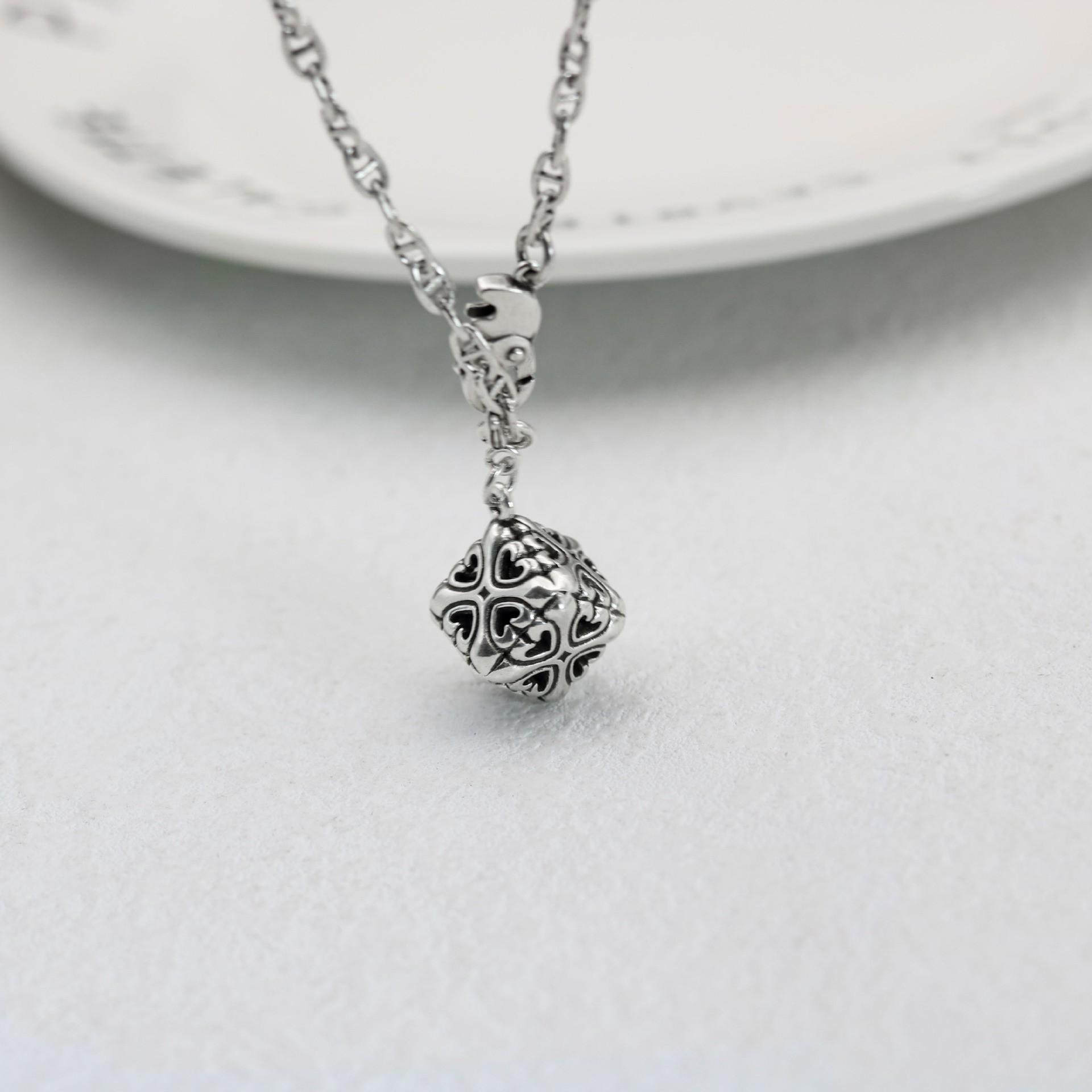 

Корейская Мода Серебряное Ожерелье с Подвеской в виде Сердца и Кубика - Женское Модное Украшение на Ключицу 60cm Necklace Length