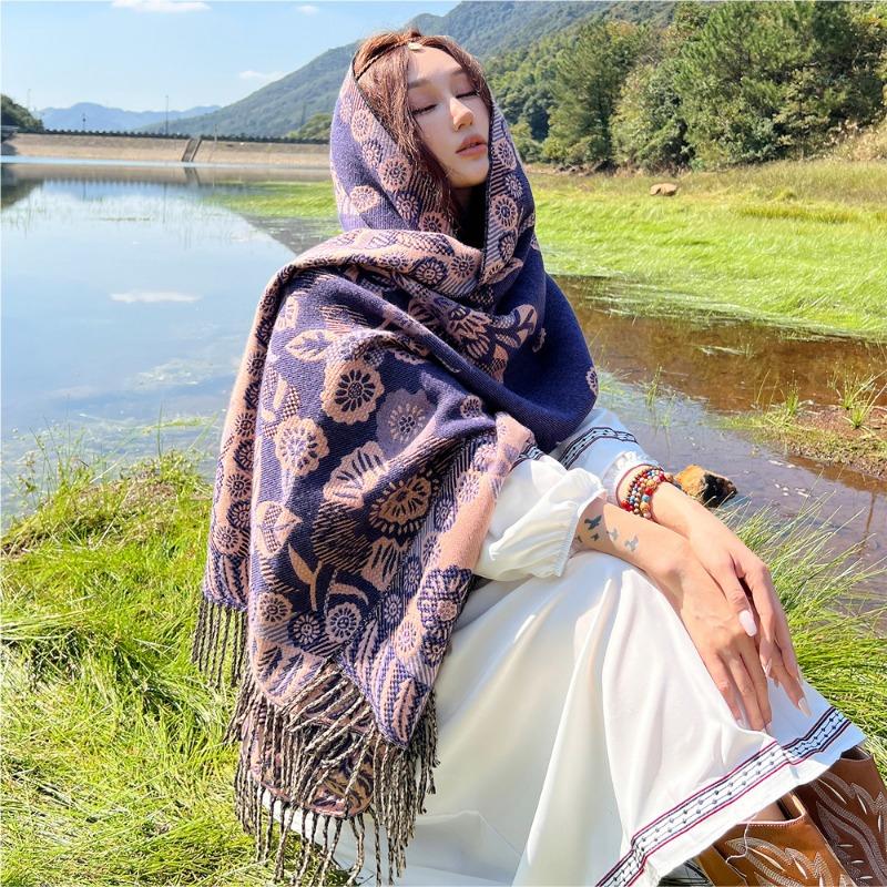 Spring and Autumn new shawl Yunnan Xinjiang travel with sunscreen cloak retro fringed imitation cashmere scarf